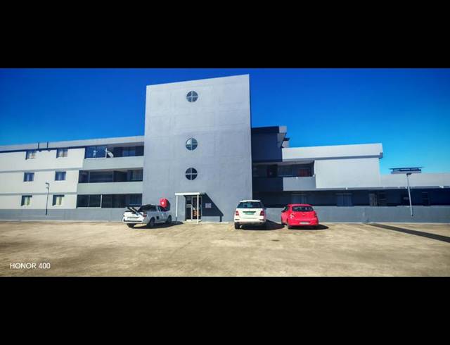 4 BEDROOM APARTMENT FOR SALE IN MARGATE BEACH